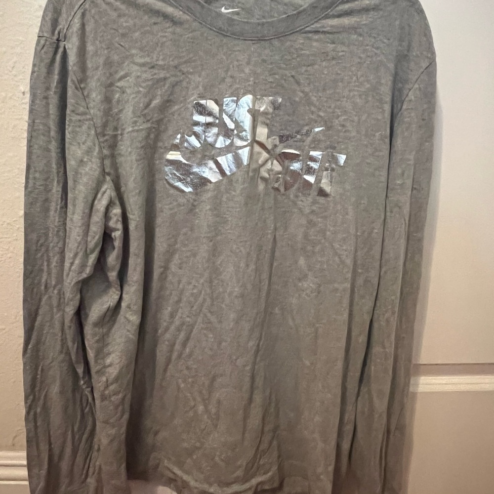 Nike long sleeve shirt. (The Nike Tee).